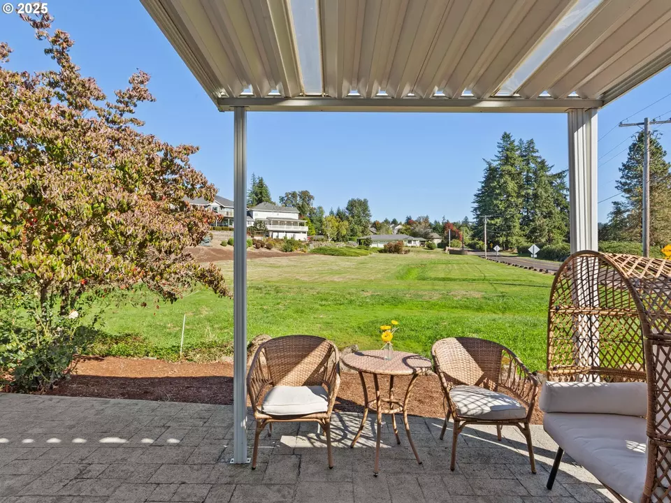 Exterior - 1002 40th St, Washougal, WA 98671 photo 4 of 9