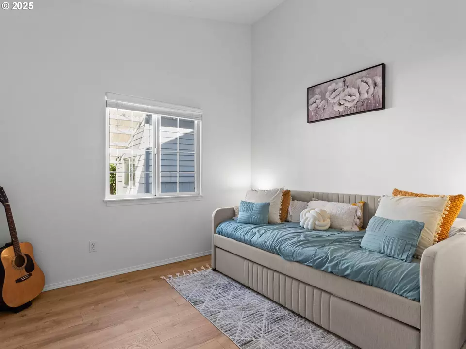 Bedroom - 1002 40th St, Washougal, WA 98671 photo 4 of 5