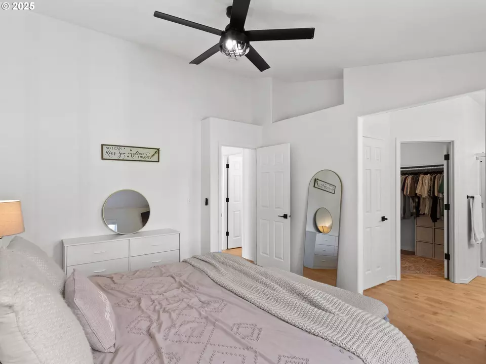 Bedroom - 1002 40th St, Washougal, WA 98671 photo 2 of 5