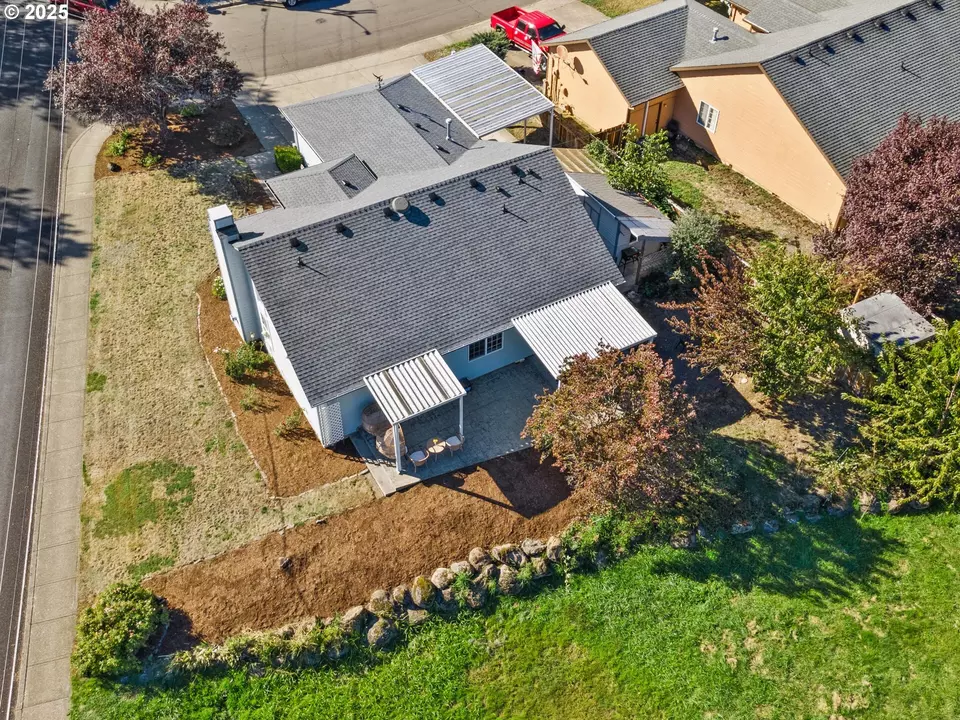 View/Area - 1002 40th St, Washougal, WA 98671 photo 2 of 8