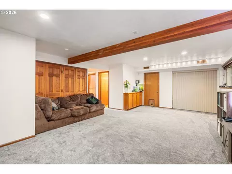 Living - 13 Judith Pl, Longview, WA 98632 photo 6 of 6
