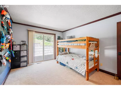 Bedroom - 13 Judith Pl, Longview, WA 98632 photo 4 of 6