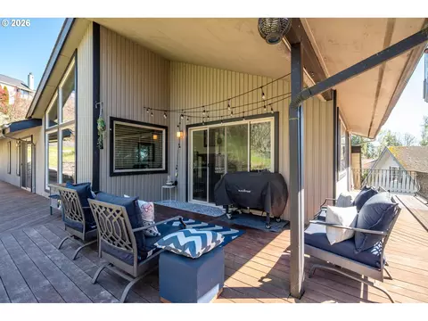Exterior - 13 Judith Pl, Longview, WA 98632 photo 6 of 15