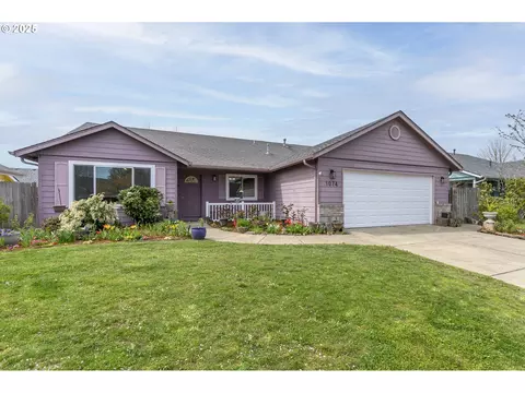 1074 S 6th St, Independence, OR 97351