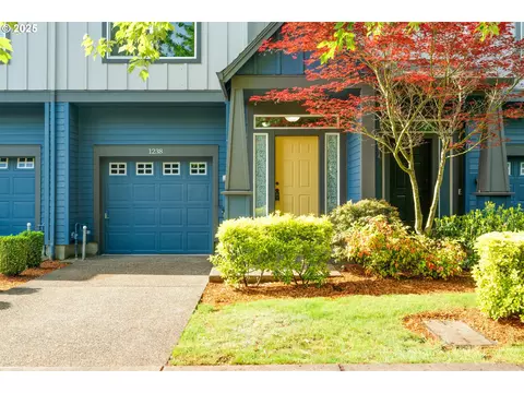 1238 SE Roundelay St, Hillsboro, OR 97123