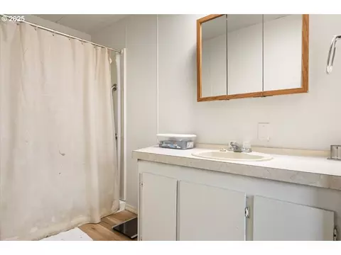 90 SE Darrell Ave, Winston, OR 97496 photo 10