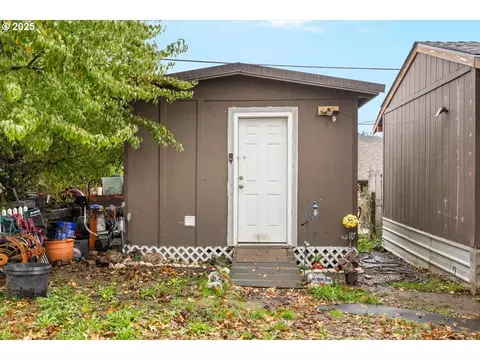 90 SE Darrell Ave, Winston, OR 97496 photo 15