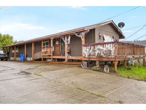 90 SE Darrell Ave, Winston, OR 97496