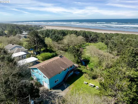 18320 N Highway 101, Rockaway Beach, OR 97136