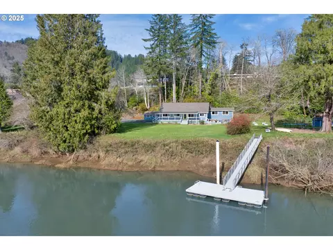 10873 E Mapleton Rd, Mapleton, OR 97453