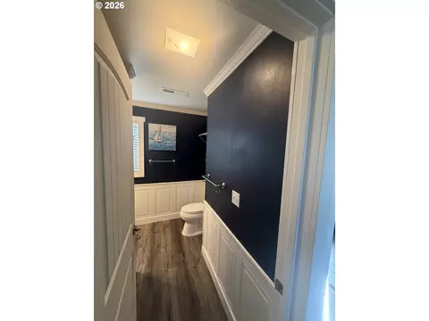 Entry Way - 303 NE Anvidon St, Pendleton, OR 97801 photo 1 of 1