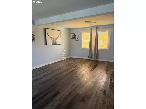 Living - 303 NE Anvidon St, Pendleton, OR 97801 photo 1 of 1