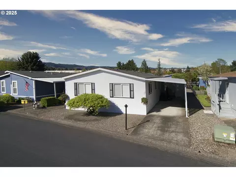 51545 SE 6th St #27, Scappoose, OR 97056