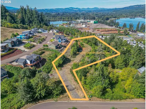 6332 Lakepointe Way, Sweet Home, OR 97386