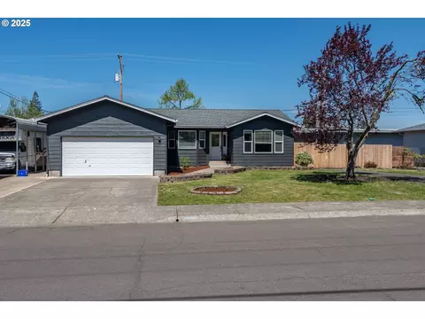 2532 W Jay Ave, Roseburg, OR 97471