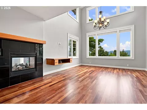 Living - 6107 Forest Ridge Dr, Springfield, OR 97478 photo 3 of 3