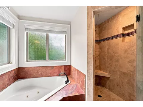 Bath - 6107 Forest Ridge Dr, Springfield, OR 97478 photo 3 of 6