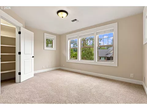 Bedroom - 6107 Forest Ridge Dr, Springfield, OR 97478 photo 8 of 9