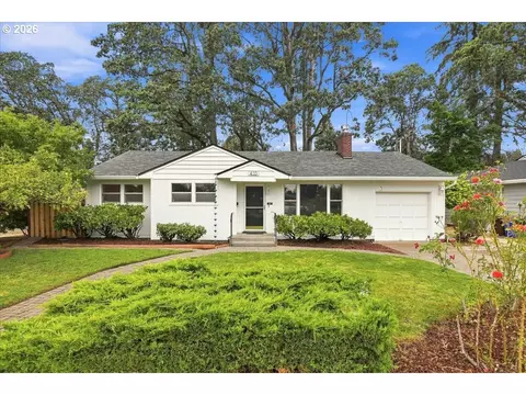 410 E Fairfield St, Gladstone, OR 97027