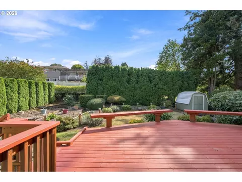 Exterior - 2310 NW 8th Ct, Gresham, OR 97030 photo 5 of 5