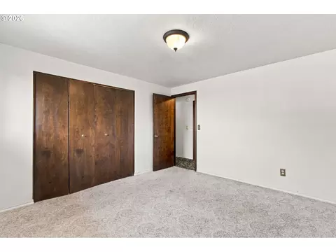 Bedroom - 2310 NW 8th Ct, Gresham, OR 97030 photo 6 of 7