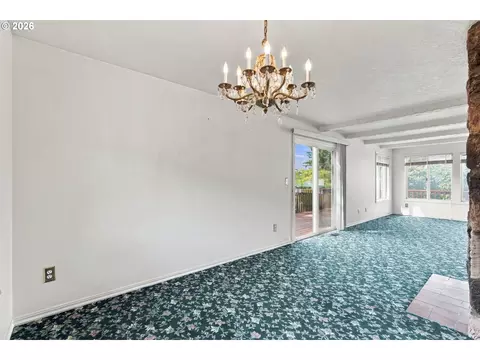 Living - 2310 NW 8th Ct, Gresham, OR 97030 photo 5 of 8