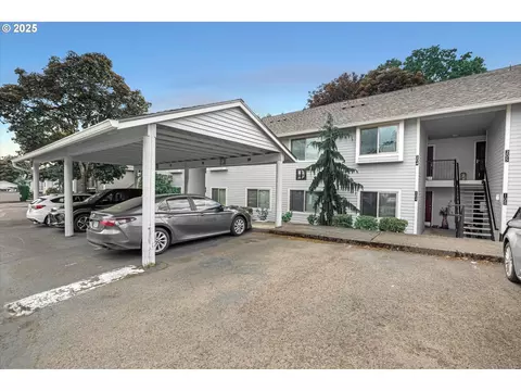 86 Kingsgate Rd #D204, Lake Oswego, OR 97035