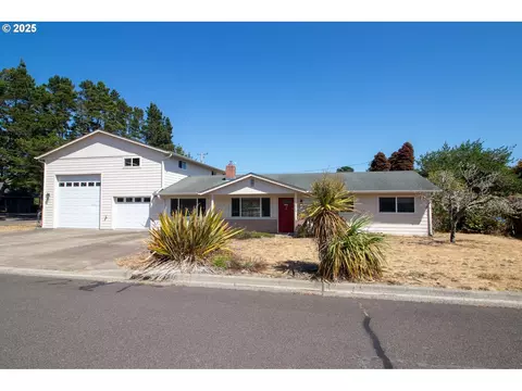 1868 Tamarack St, Florence, OR 97439