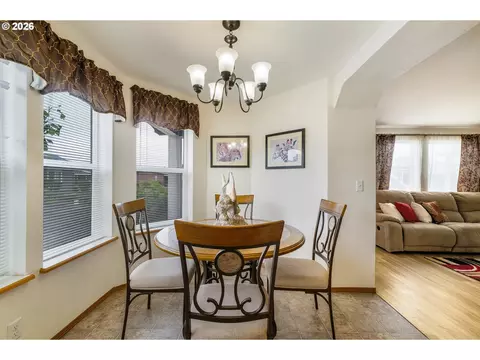 3700 Babcock Ln, Eugene, OR 97401 photo 7