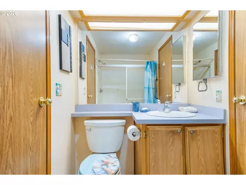 3700 Babcock Ln, Eugene, OR 97401 photo 13