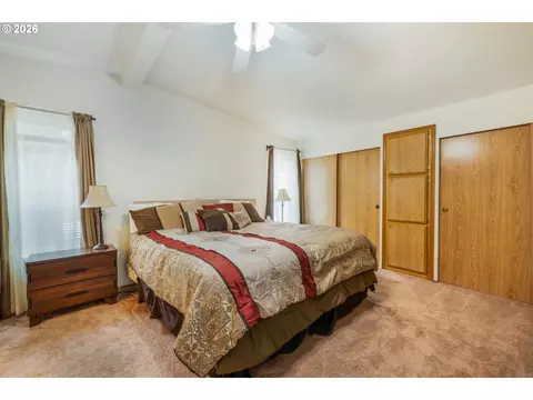 3700 Babcock Ln, Eugene, OR 97401 photo 15