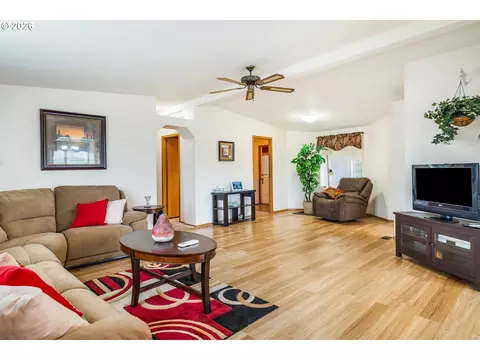 3700 Babcock Ln, Eugene, OR 97401 photo 4
