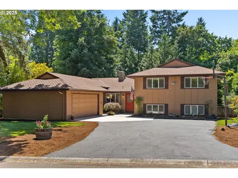 89 Tanglewood Dr, Lake Oswego, OR 97035