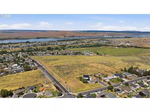 311 Pine Tree Ave, Umatilla, OR 97882 photo 3