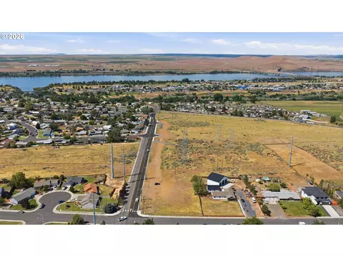 311 Pine Tree Ave, Umatilla, OR 97882 photo 4