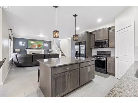 Kitchen - 102 N 35th Pl, Cornelius, OR 97113 photo 4 of 4
