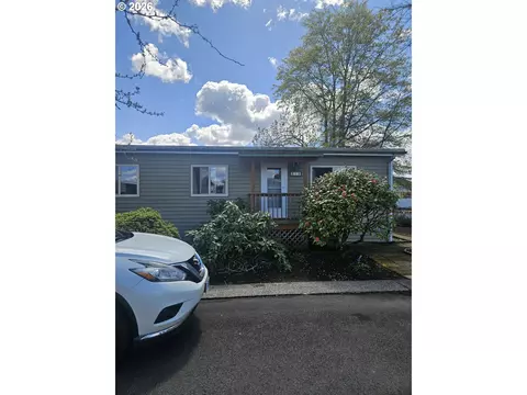 1800 Lakewood Ct, Eugene, OR 97402
