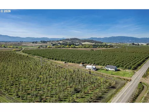 2938 E Vilas Rd, Medford, OR 97501