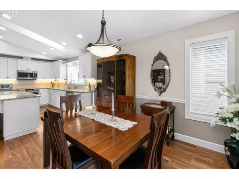 Dining - 49 Willow Pointe Loop, Longview, WA 98632 photo 3 of 3