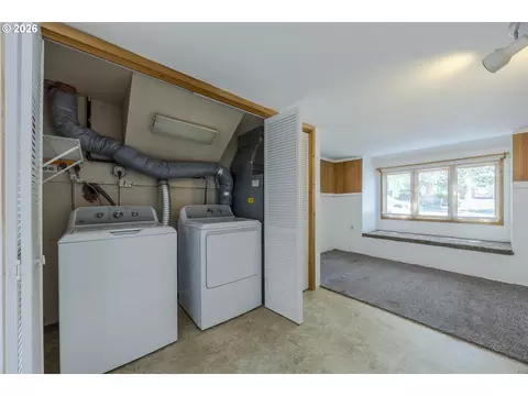1629 E 24th Ave, Eugene, OR 97403 photo 38