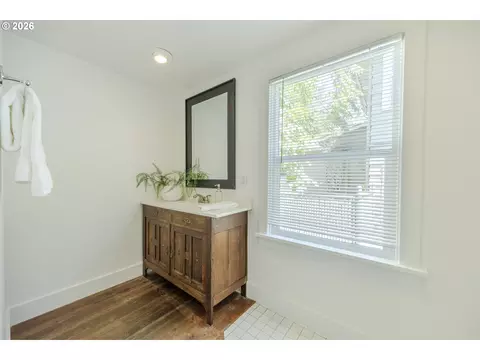 1629 E 24th Ave, Eugene, OR 97403 photo 23