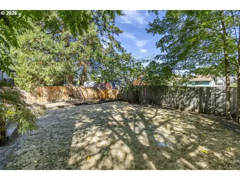 1629 E 24th Ave, Eugene, OR 97403 photo 42