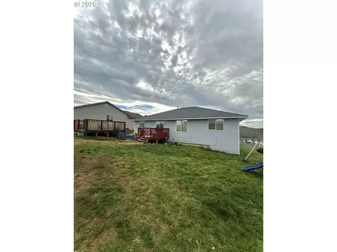 Exterior - 1300 SW 10th Ct, Pendleton, OR 97801 photo 1 of 2