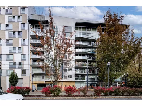 533 NE Holladay St #703, Portland, OR 97232
