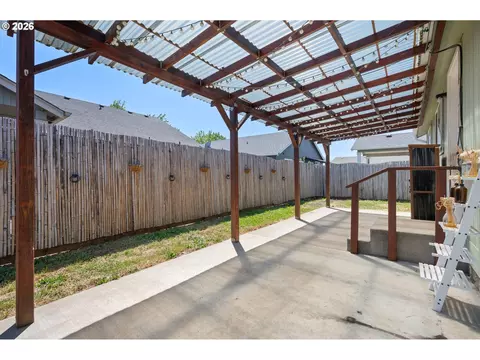 5340 Golden Eagle Dr, Eugene, OR 97402 photo 29