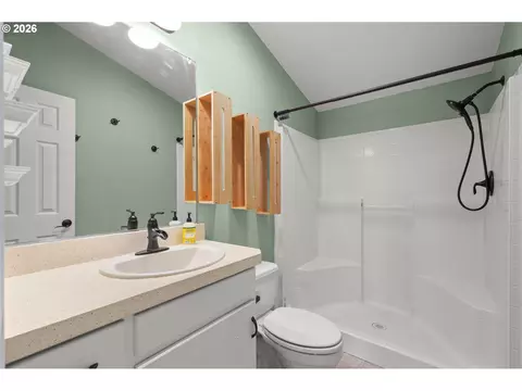 5340 Golden Eagle Dr, Eugene, OR 97402 photo 19