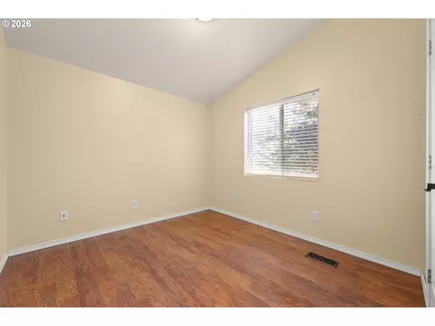 5340 Golden Eagle Dr, Eugene, OR 97402 photo 21