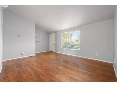 5340 Golden Eagle Dr, Eugene, OR 97402 photo 9