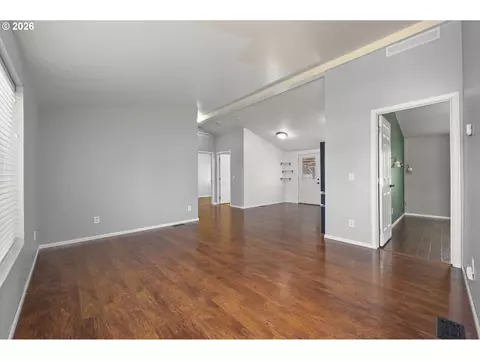 5340 Golden Eagle Dr, Eugene, OR 97402 photo 7
