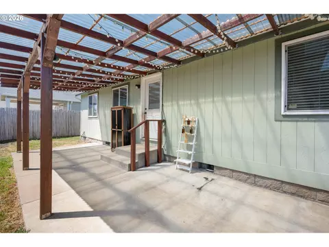 5340 Golden Eagle Dr, Eugene, OR 97402 photo 28